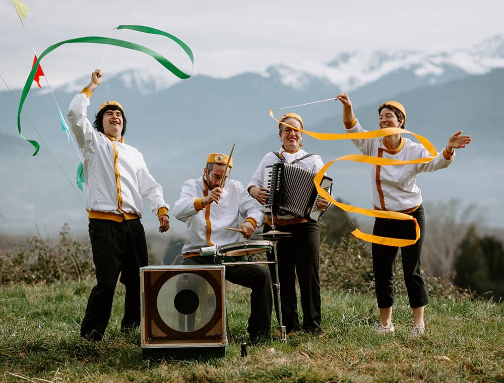 SPECTACLE CIRQUE • TOURNÉE ARTISHOW À VÉLO