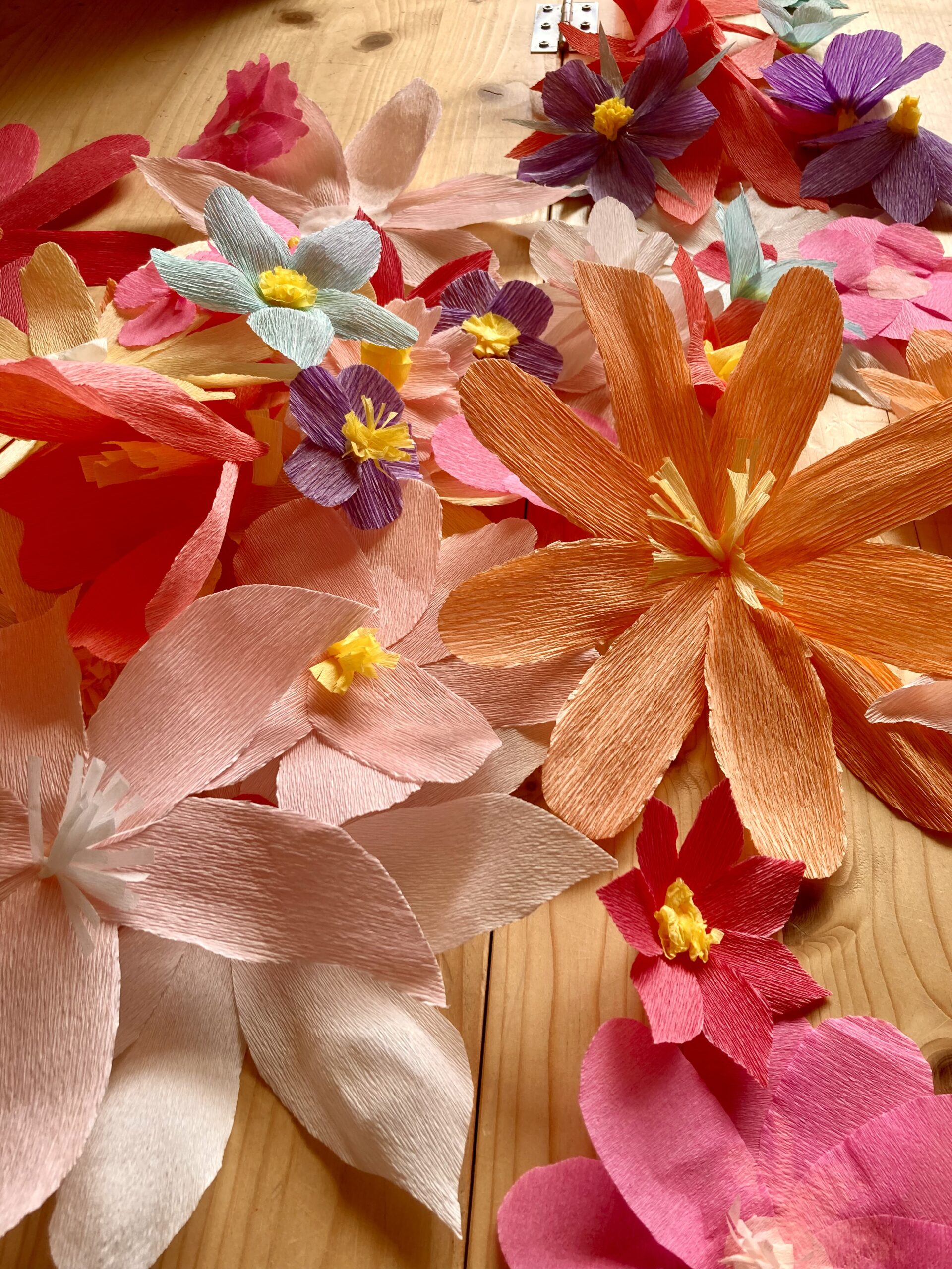 Atelier création FLEURS EN CRÊPON